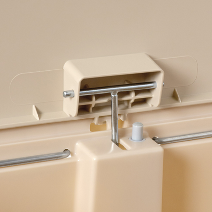 Rubbermaid Streamline™ 30L Step-On Resin Front Step 