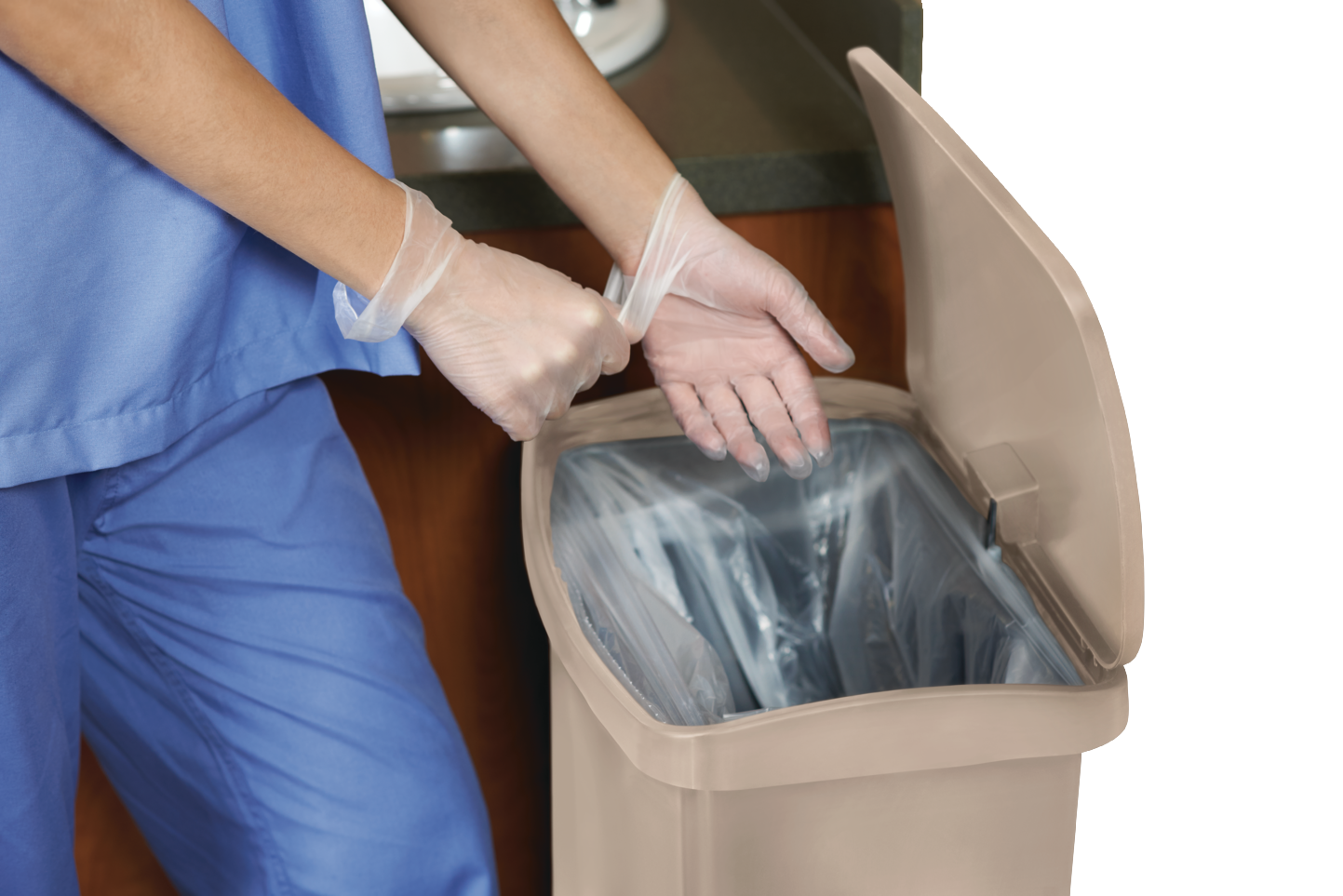 Rubbermaid Streamline™ 30L Step-On Resin Front Step 