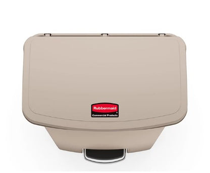 Rubbermaid Streamline™ 68L Step-On Resin Front Step