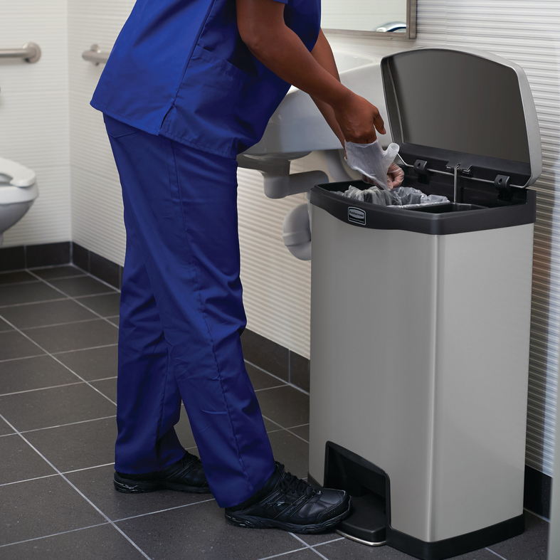 Rubbermaid Impressions™ 50L Step-On Stainless Steel Front Step Black 1901992