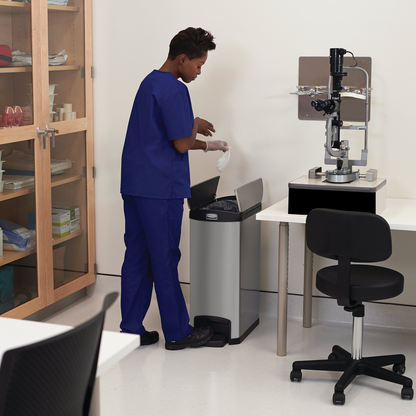 Rubbermaid Impressions 50L Step-On Stainless Steel End Step Black 1901993